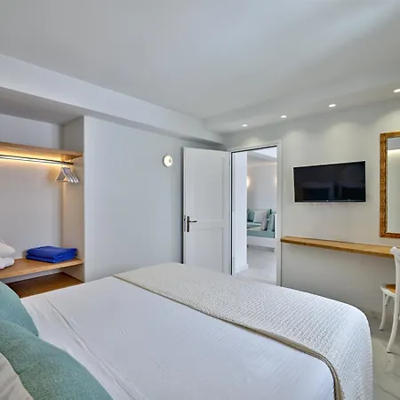 Kandiani Bleu Ciel Naousa (Paros)